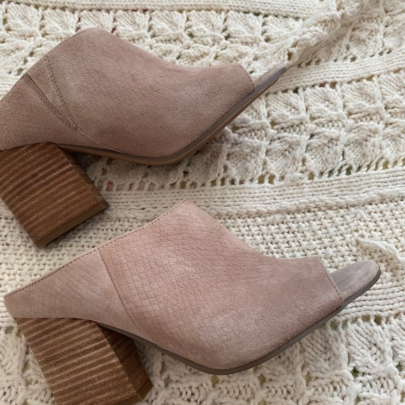 Booties - Picture 4 of 4